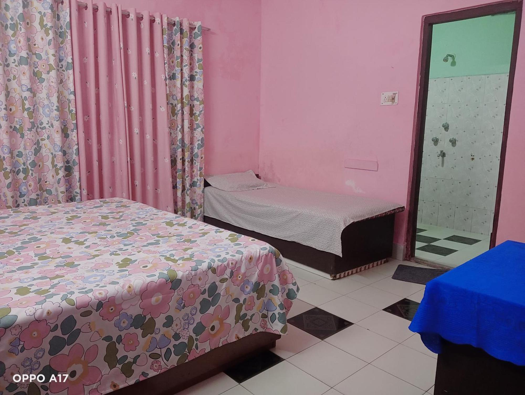 Swaroop Ashray Homestay Siliguri Room photo